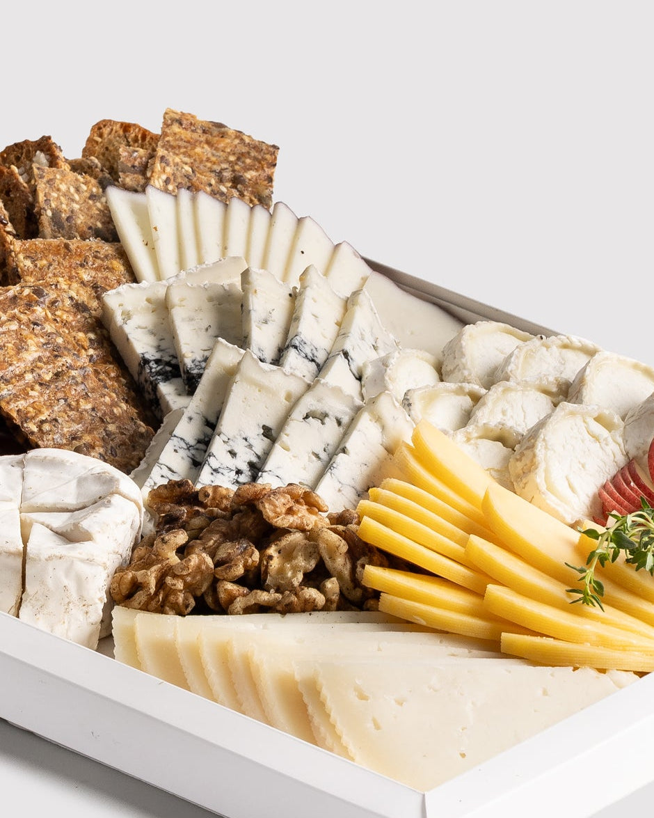 מגש גבינות קשות