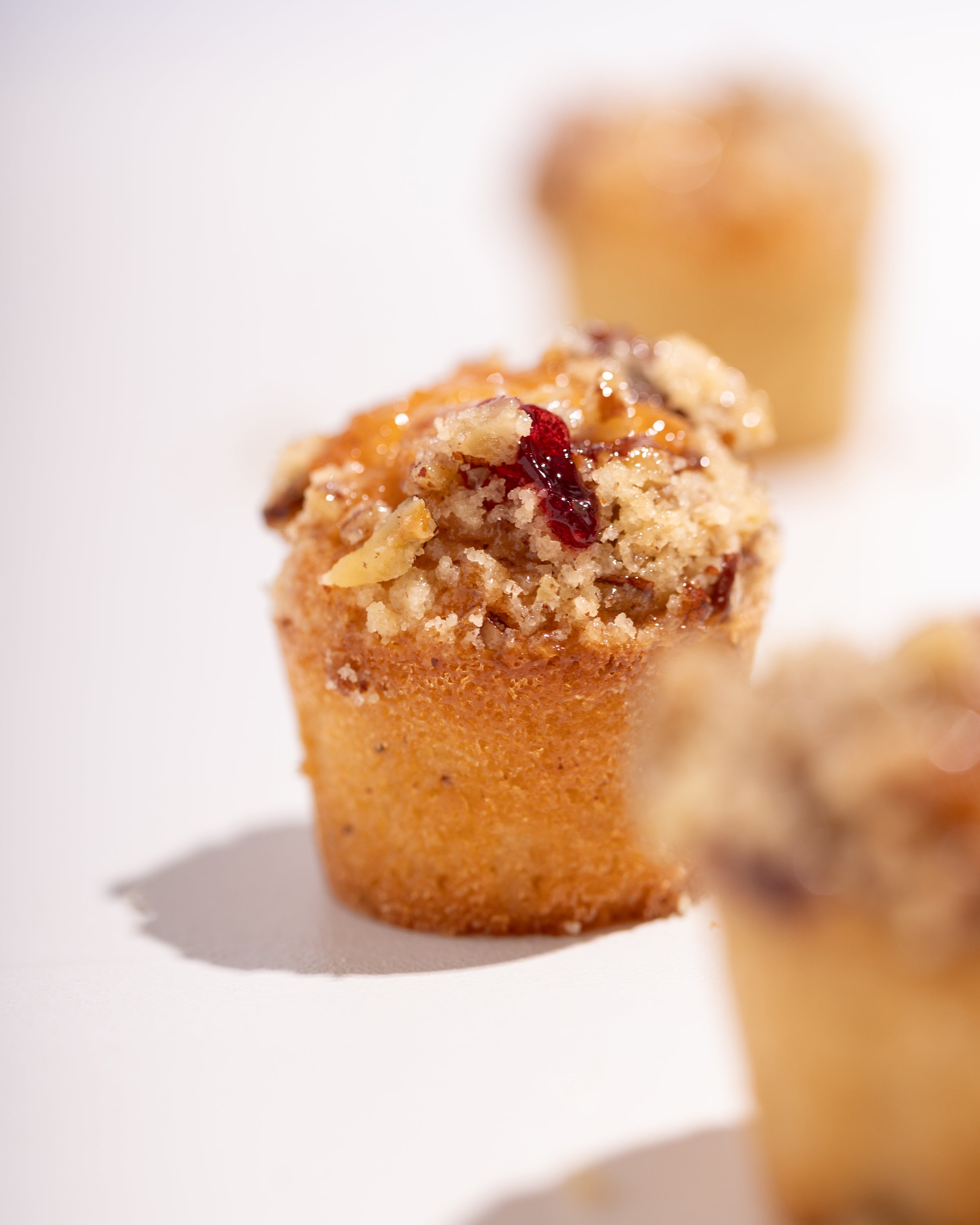מגש פיננסייר שקדים במילוי קולי רימונים ופקאן 15 יחידות