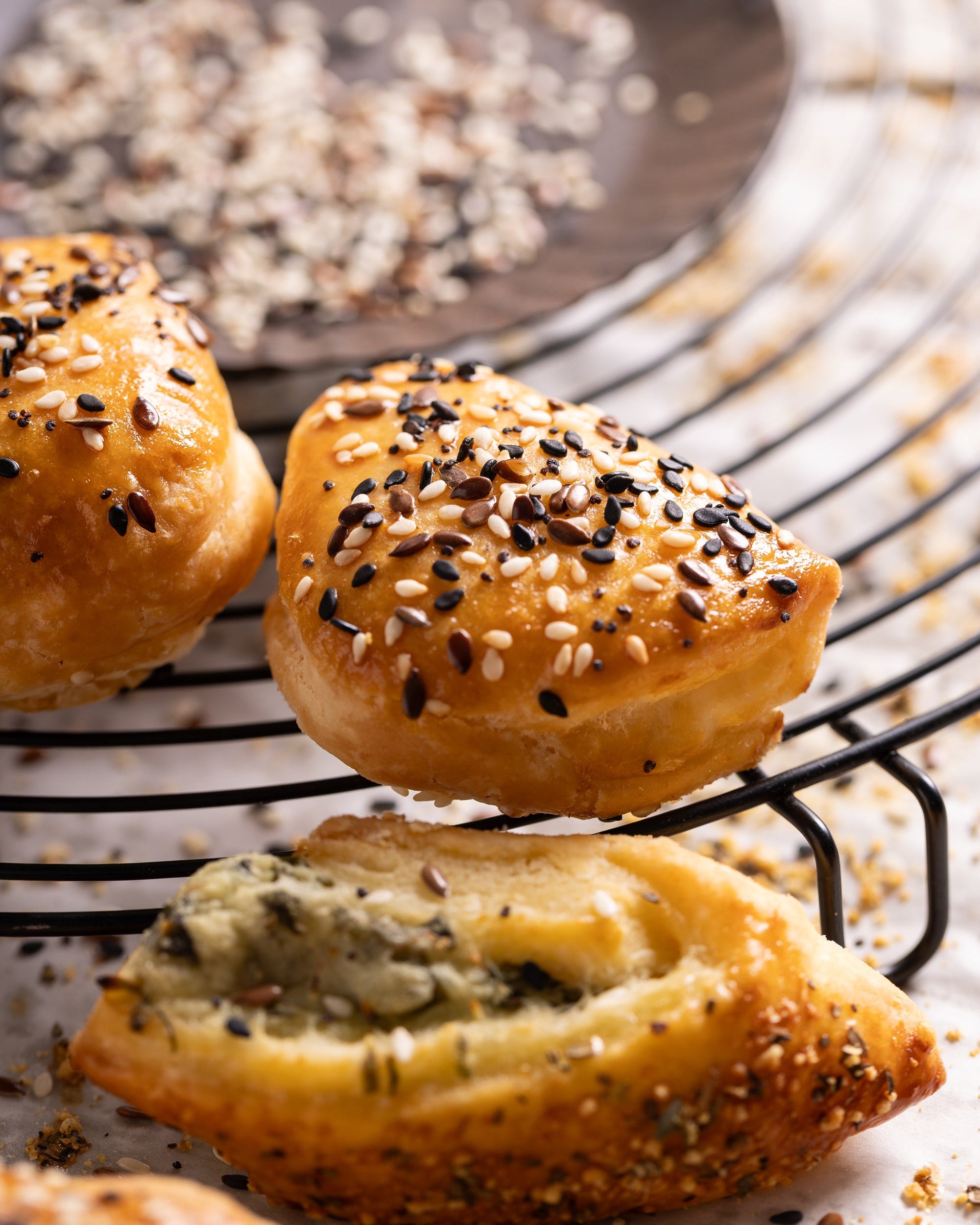 מגש מאפים מלוחים 24 יחידות