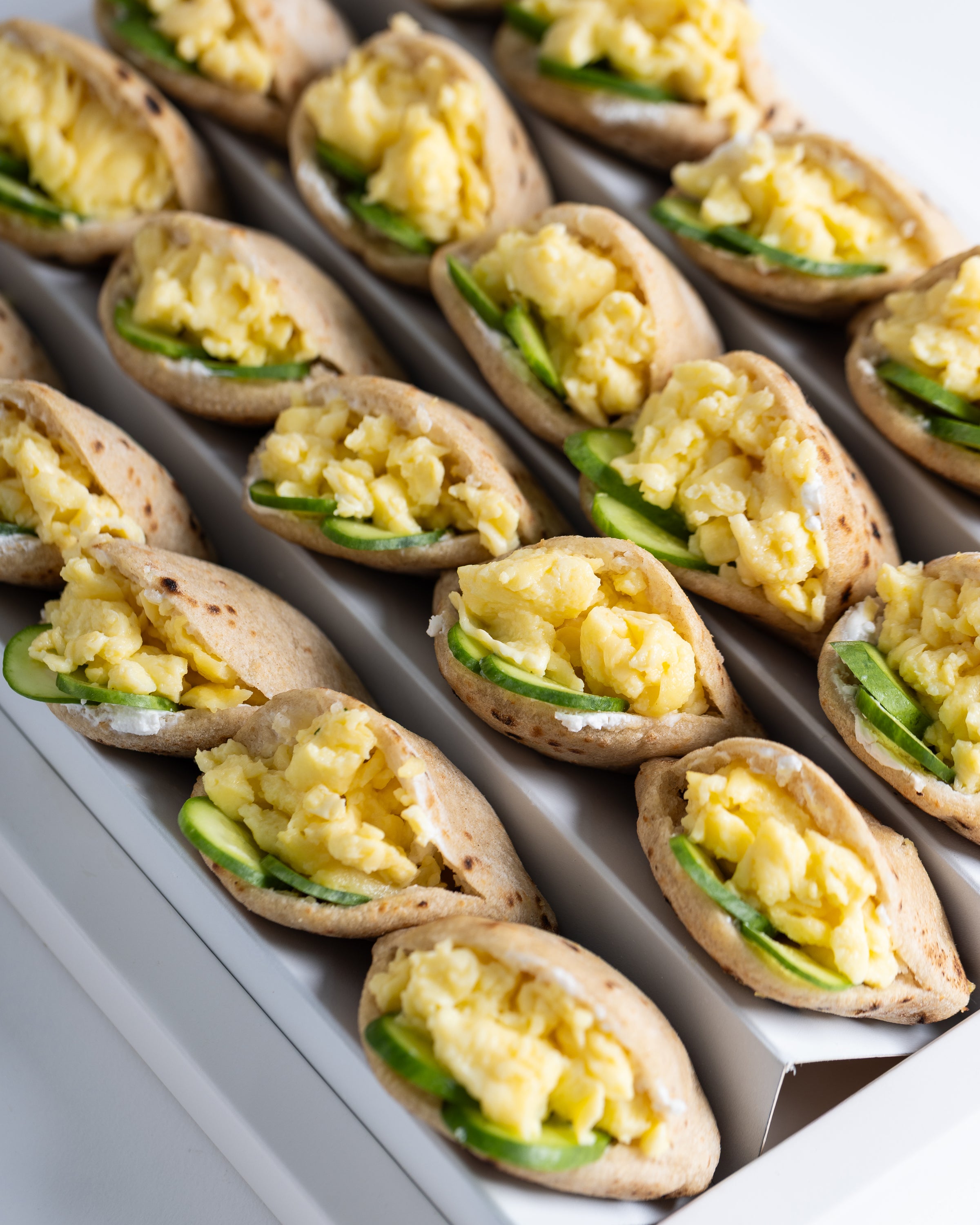 מגש מיני פיתה מקושקשת 20 יחידות