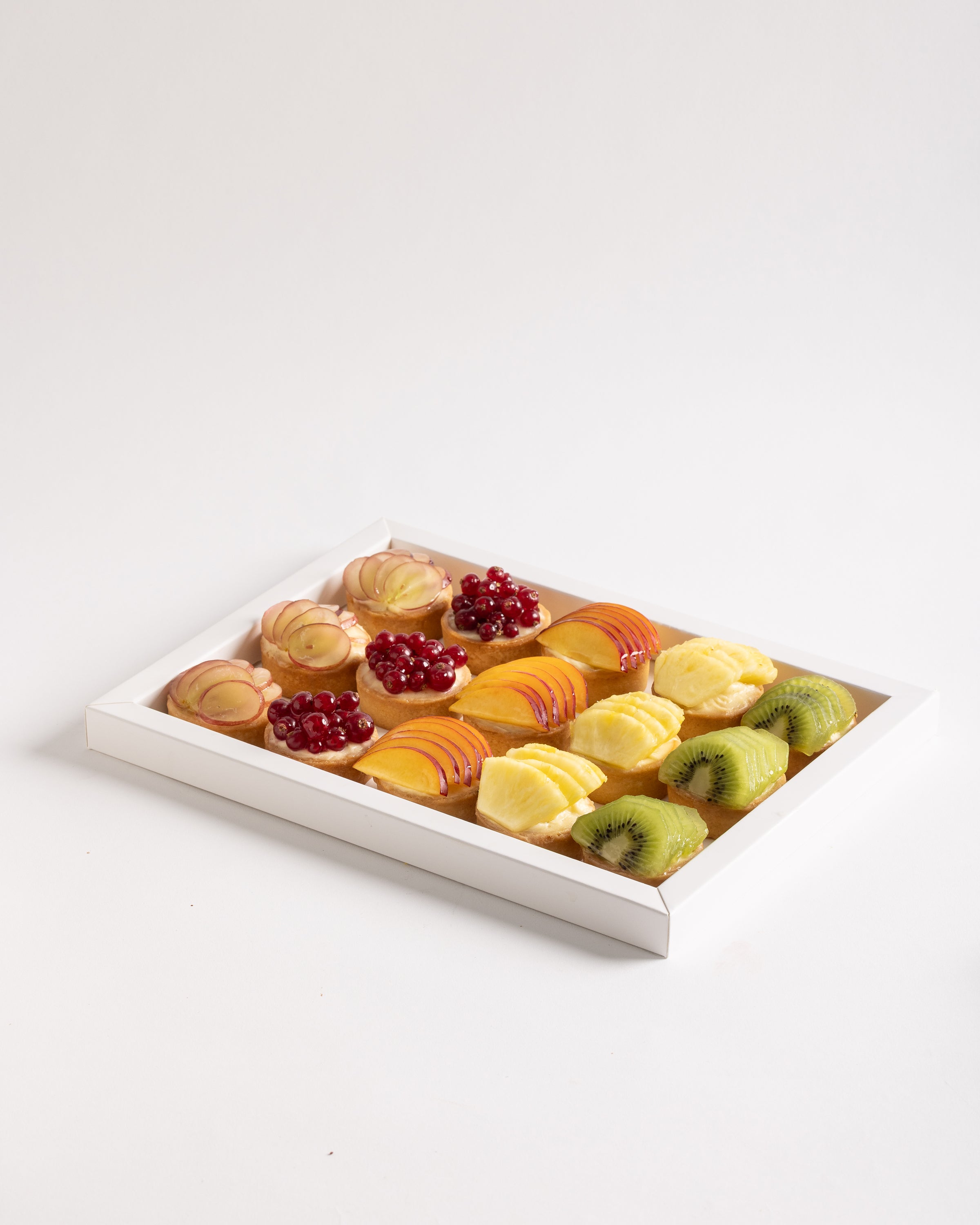 מגשי אירוח בפתח תקווה שמרימים כל אירוע בקלות