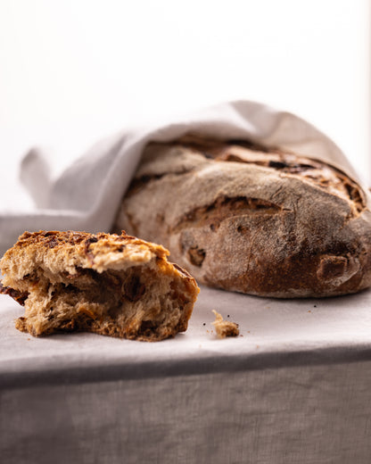 לחם מחמצת עגבניות מיובשות