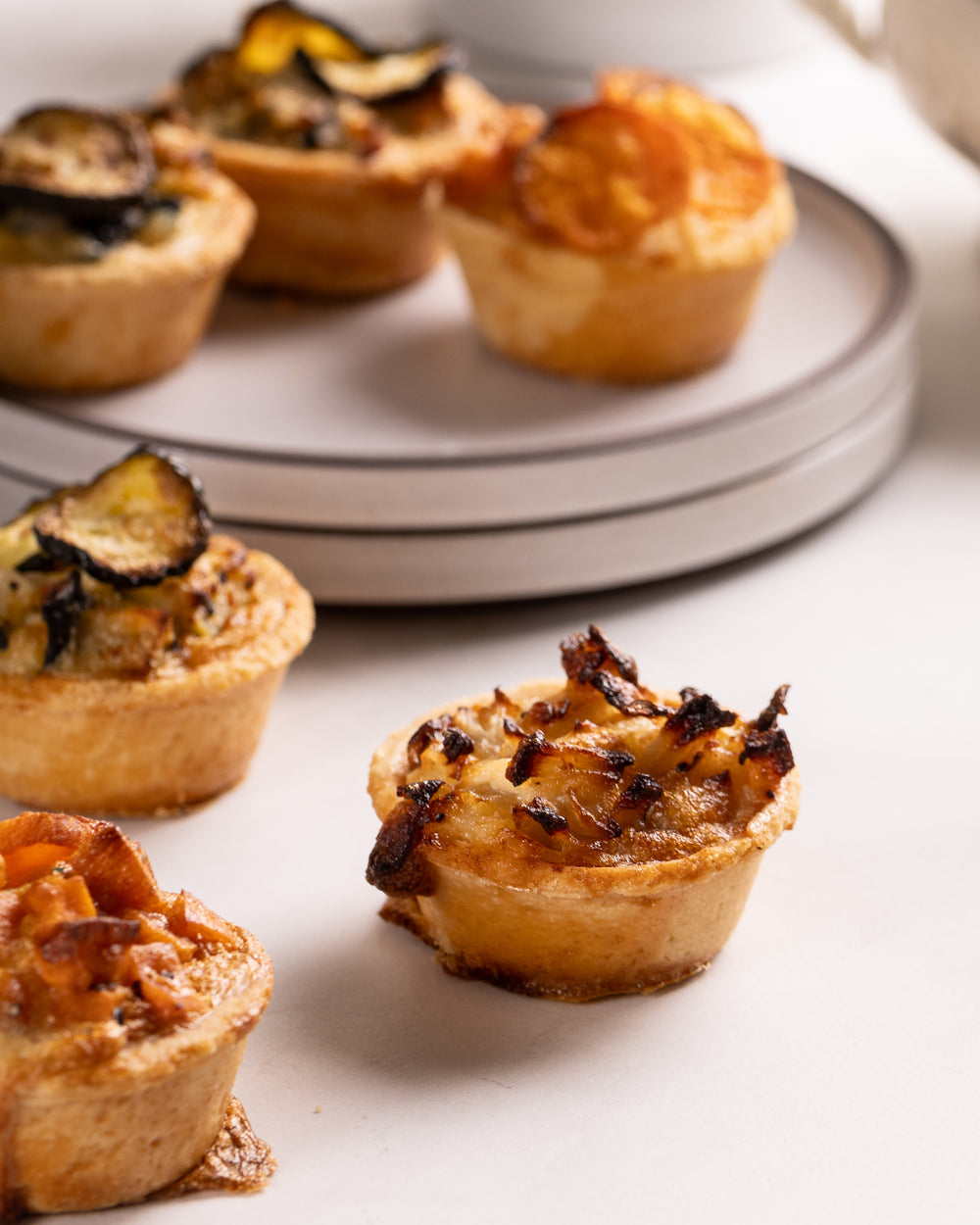 מגש מיני קישים 18 יחידות