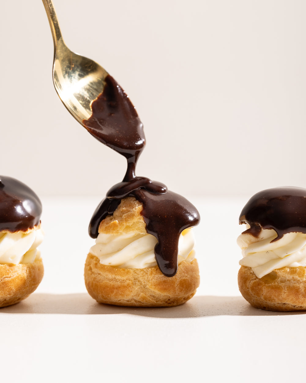 מגש פרופיטרול שוקולד 20 יחידות