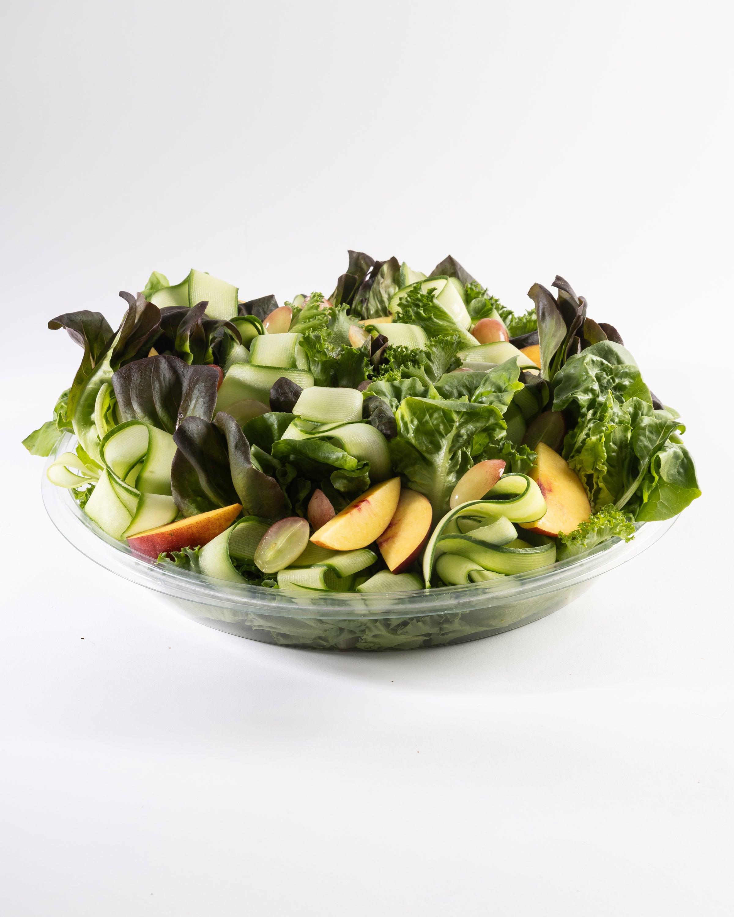 סלט ירוק ופירות העונה